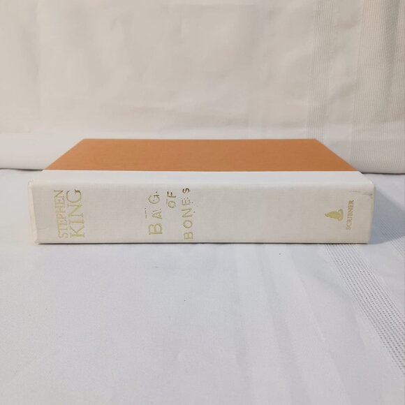 Bag of Bones, A Novel by Stephen King Hardcover Book - Picture 8 of 10